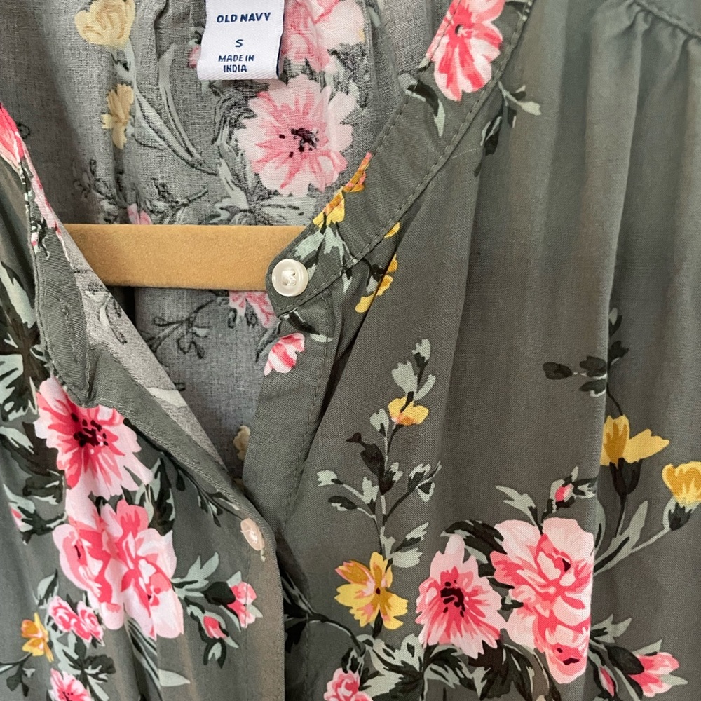 Button-up - Picture 2 of 2